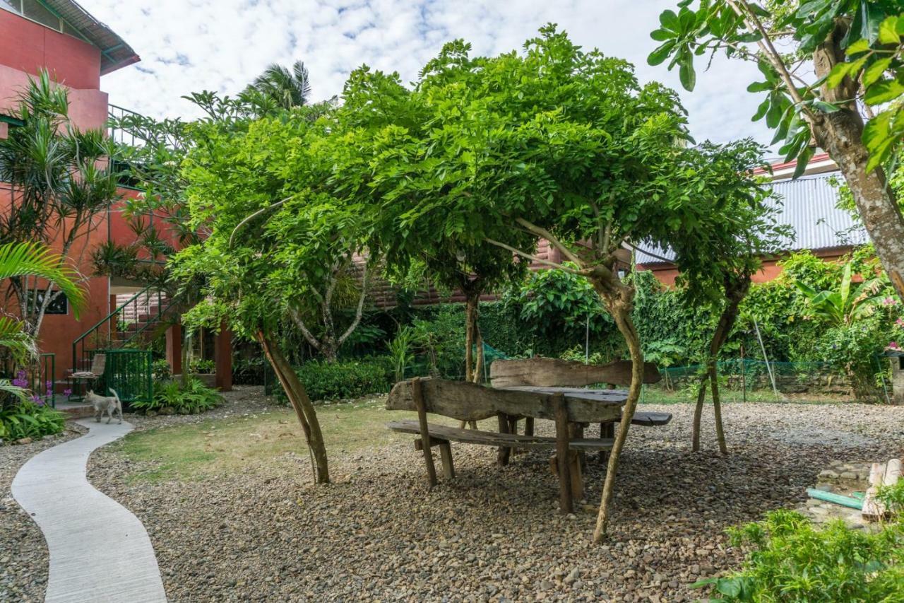 Hangout Beach Resort Caticlan Eksteriør bilde